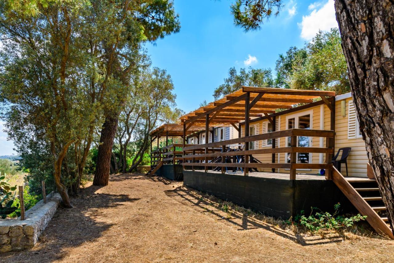 Camping La Scogliera Santa Cesarea Terme Eksteriør billede
