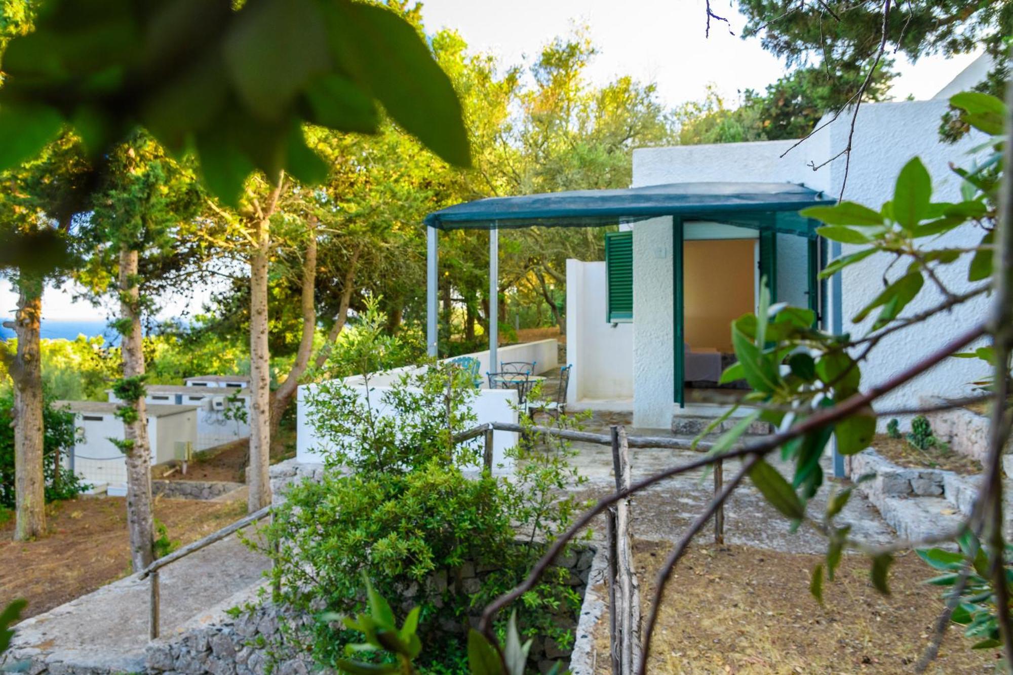 Camping La Scogliera Santa Cesarea Terme Eksteriør billede